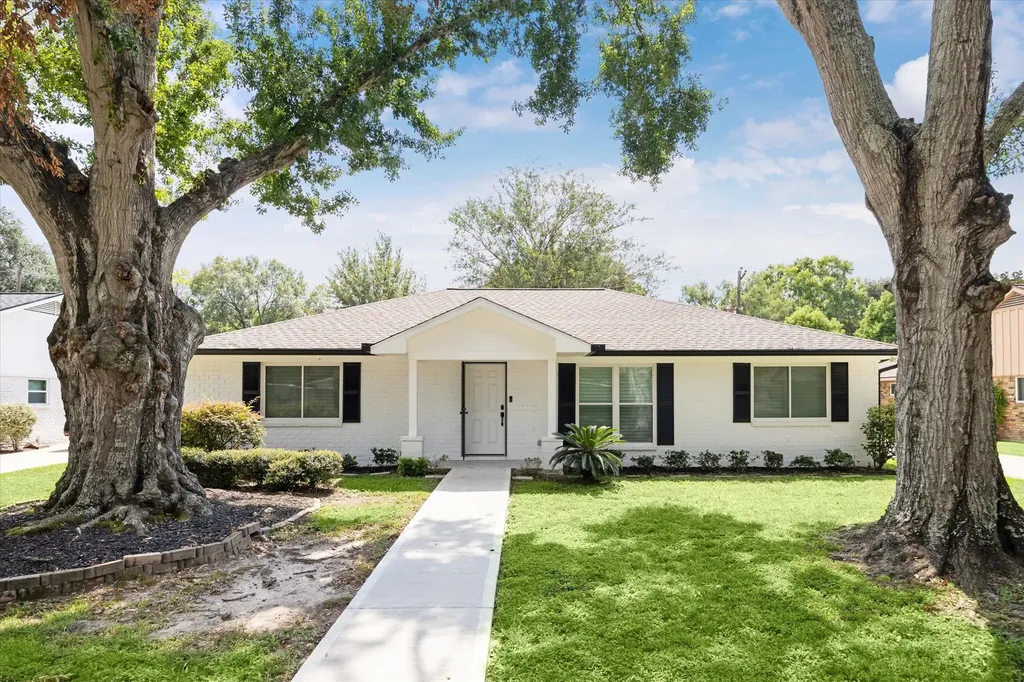 5615 Indigo Street Houston TX 77096