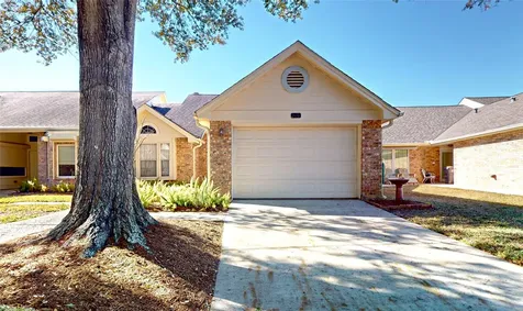 3011 Flower Field Lane Pearland TX 77584