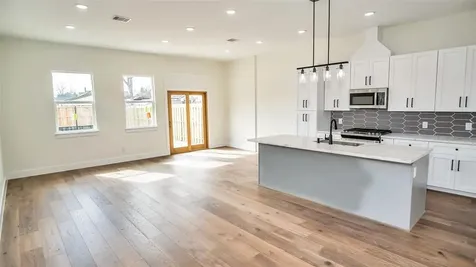 1508 Weiss Street Houston TX 77009