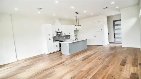 1508 Weiss Street Houston TX 77009