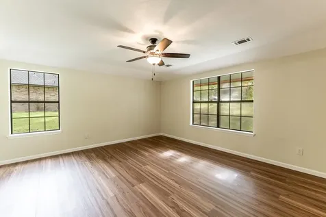 3660 Red Bud Lane Huntsville TX 77340