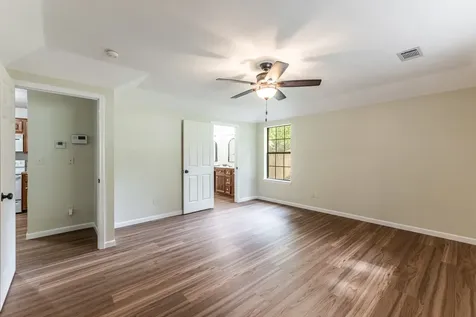3660 Red Bud Lane Huntsville TX 77340