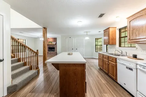 3660 Red Bud Lane Huntsville TX 77340