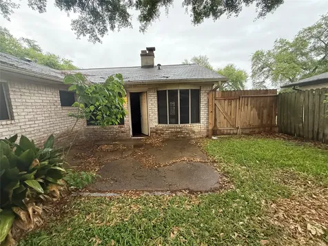 6742 Indian Lake Drive Houston TX 77489
