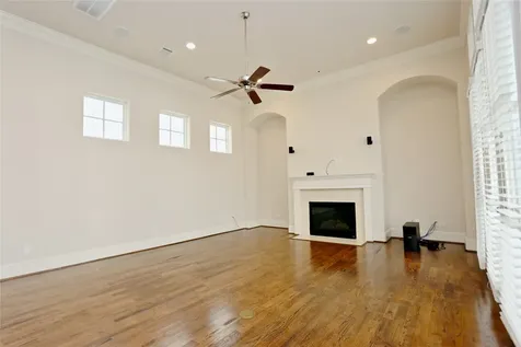 3226 Mckinney Avenue Houston TX 77003