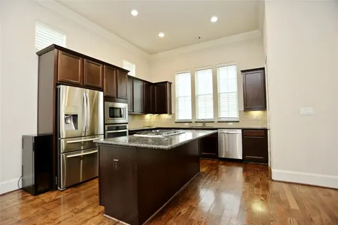 3226 Mckinney Avenue Houston TX 77003