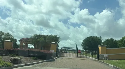 1542 Tuscan Village Drive League City TX 77573