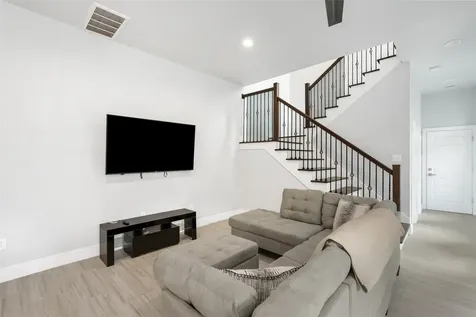 6720 Lozier Street Houston TX 77021