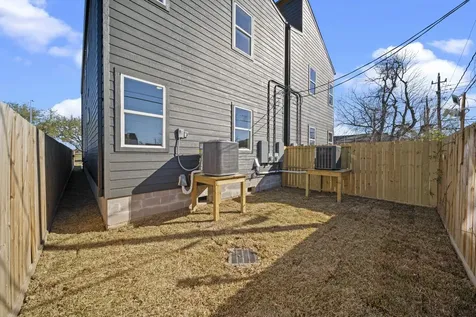 234 E 39th Street Houston TX 77018