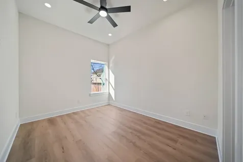 234 E 39th Street Houston TX 77018