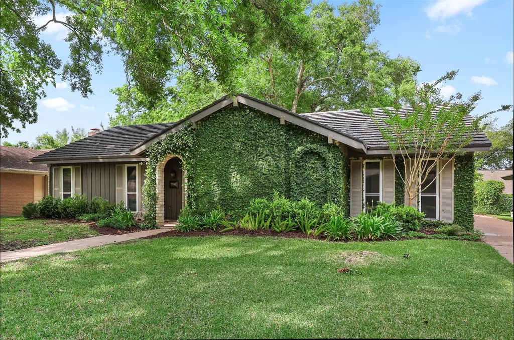 18306 Barbuda Lane Houston TX 77058