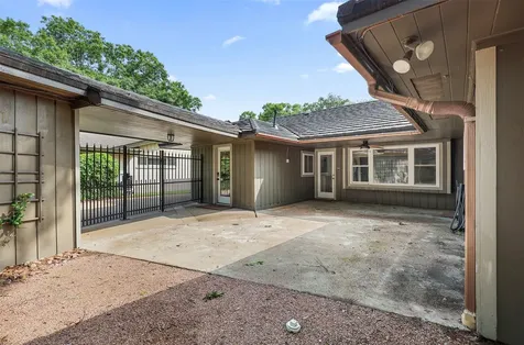 18306 Barbuda Lane Houston TX 77058