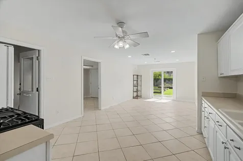 413 Farrer Street Angleton TX 77515