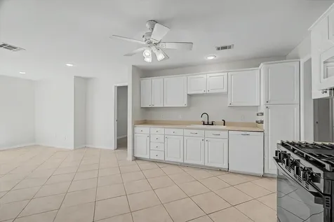 413 Farrer Street Angleton TX 77515