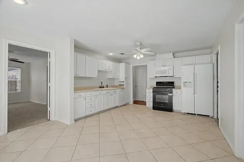 413 Farrer Street Angleton TX 77515