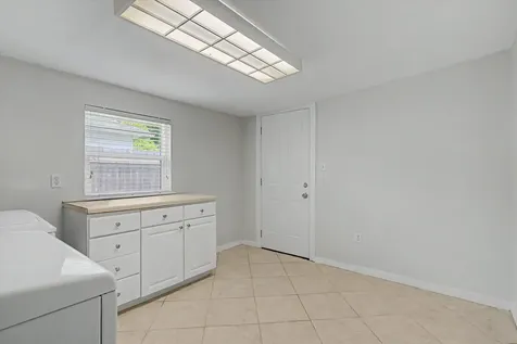 413 Farrer Street Angleton TX 77515