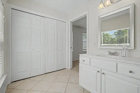 413 Farrer Street Angleton TX 77515