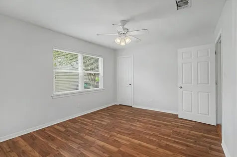 413 Farrer Street Angleton TX 77515