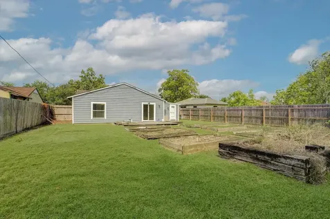 413 Farrer Street Angleton TX 77515