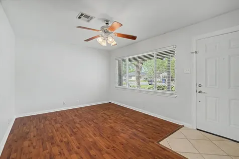 413 Farrer Street Angleton TX 77515