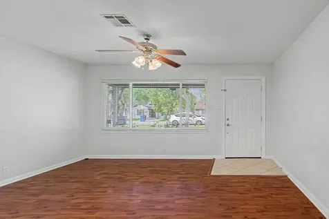 413 Farrer Street Angleton TX 77515