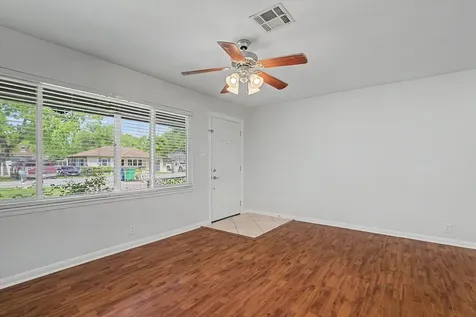 413 Farrer Street Angleton TX 77515