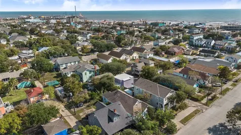 3218 Avenue Q 1/2 Galveston TX 77550