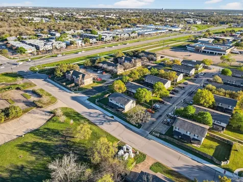 1400 Summit Street B College Station TX 77845