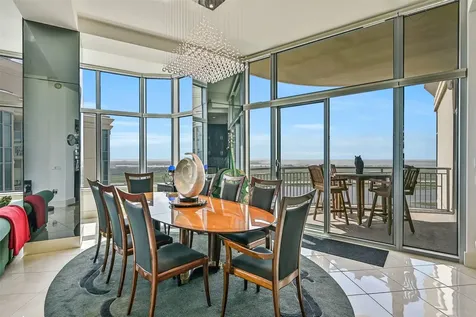 801 E Beach Drive Bc2808 Galveston TX 77550