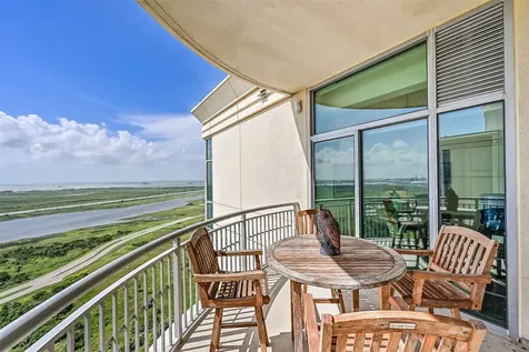 801 E Beach Drive Bc2808 Galveston TX 77550