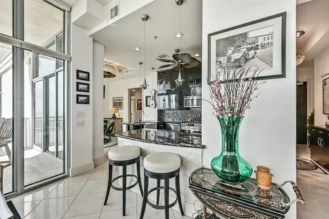 801 E Beach Drive Bc2808 Galveston TX 77550