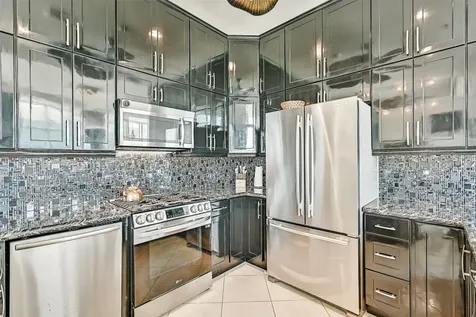 801 E Beach Drive Bc2808 Galveston TX 77550