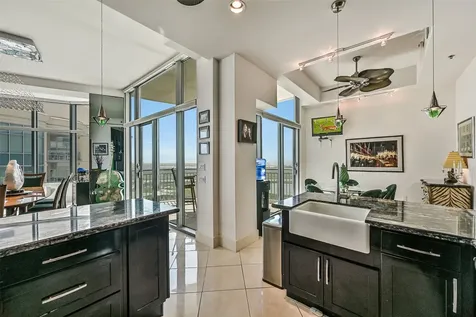 801 E Beach Drive Bc2808 Galveston TX 77550