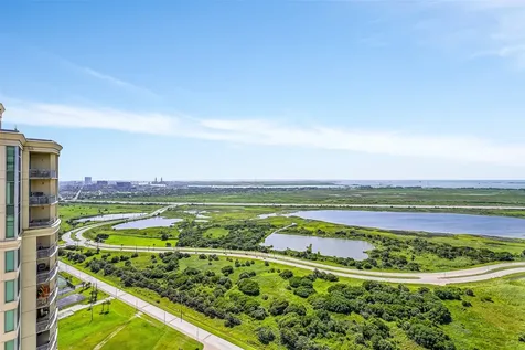 801 E Beach Drive Bc2808 Galveston TX 77550