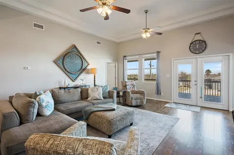 1009 N Monkhouse Drive Crystal Beach TX 77650