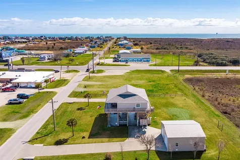 1009 N Monkhouse Drive Crystal Beach TX 77650
