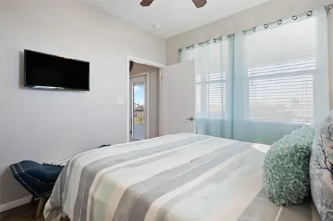 1009 N Monkhouse Drive Crystal Beach TX 77650