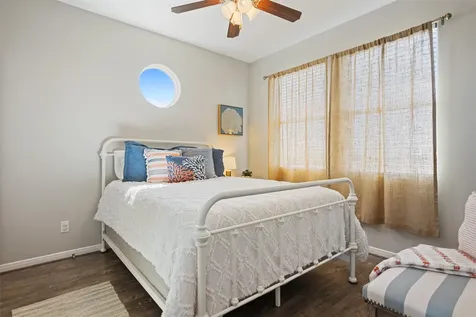1009 N Monkhouse Drive Crystal Beach TX 77650