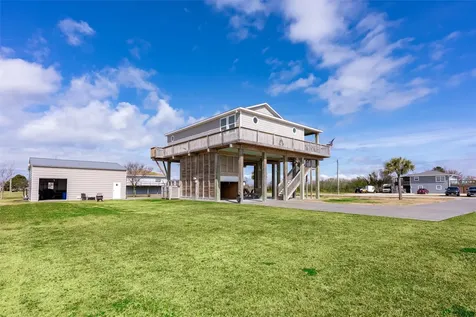 1009 N Monkhouse Drive Crystal Beach TX 77650