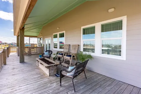 1009 N Monkhouse Drive Crystal Beach TX 77650
