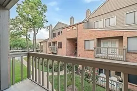 2023 Gentryside Drive 204 Houston TX 77077