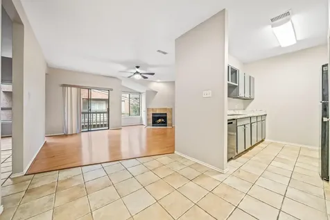 2023 Gentryside Drive 204 Houston TX 77077
