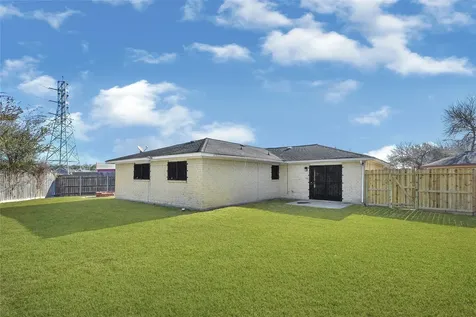 12106 Panay Drive Houston TX 77048