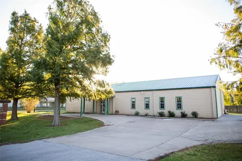 823 Seydler East Bernard TX 77435