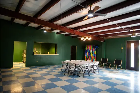 823 Seydler East Bernard TX 77435