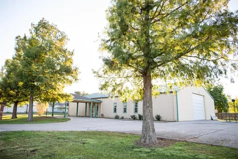823 Seydler East Bernard TX 77435