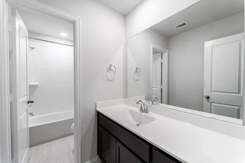 2818 Blue Iolite Drive Iowa Colony TX 77583