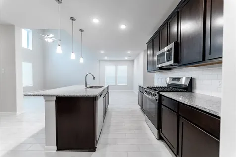 2818 Blue Iolite Drive Iowa Colony TX 77583
