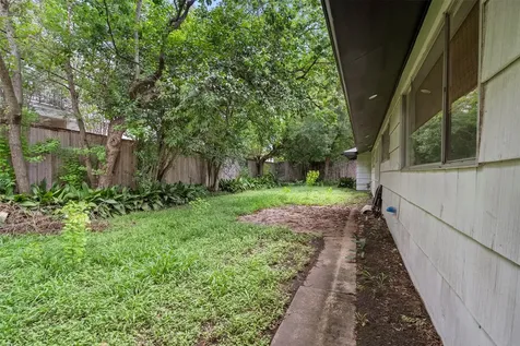 5422 Lincrest Lane Houston TX 77056