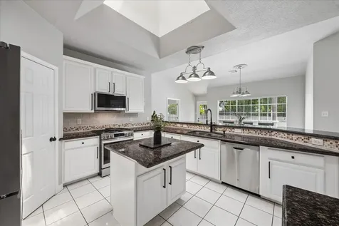 1602 Oak Place Court Pearland TX 77581